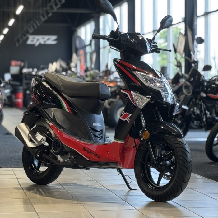 Скутер Regulmoto EAGLE 50 (LJ50QT-3L) колёса R12 (Черный/красный, 100021/1-2) img 5062 1 - MotoHacker